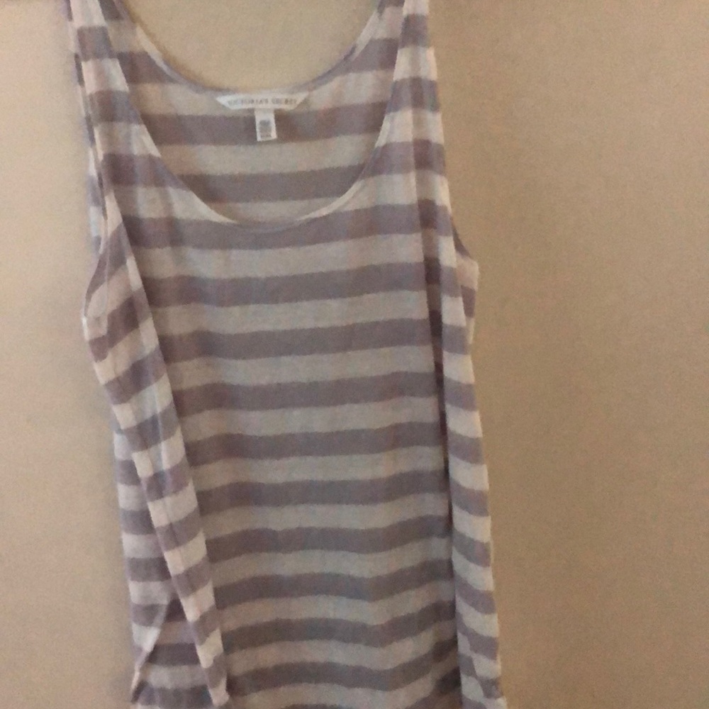 2 VS tanks size medium
